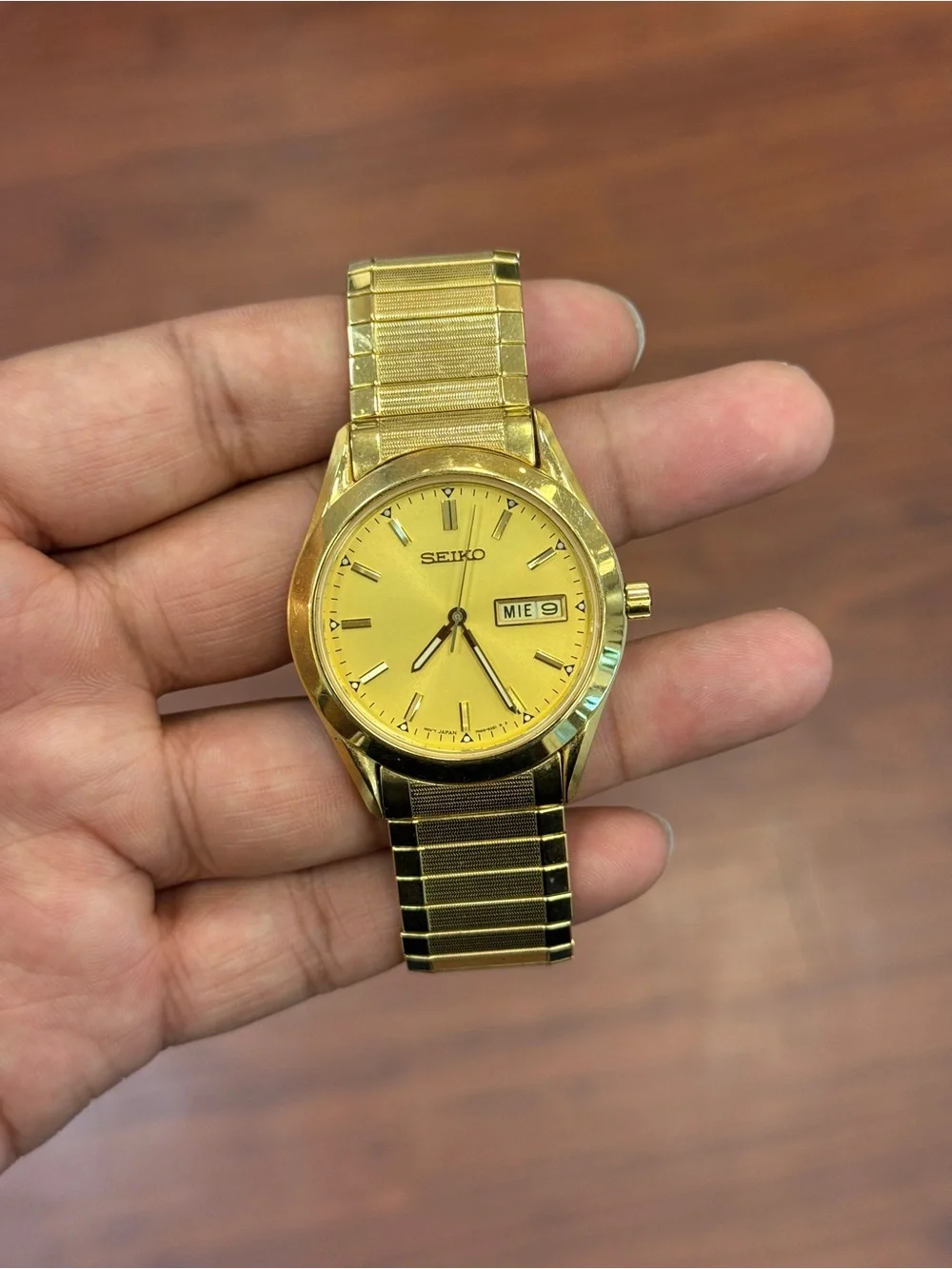 Seiko vintage mens adjustable strap Gold Watch with Gold Dial daydate watch